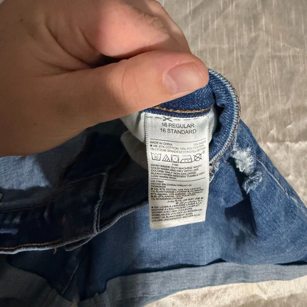 Old Navy Boyfriend Denim Shorts – Mid Rise – Distressed Cuffed Jorts